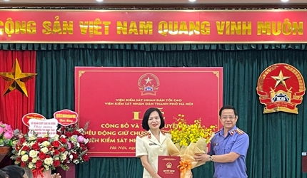 Lễ công bố và trao Quyết định điều động giữ chức vụ  Phó Viện trưởng...